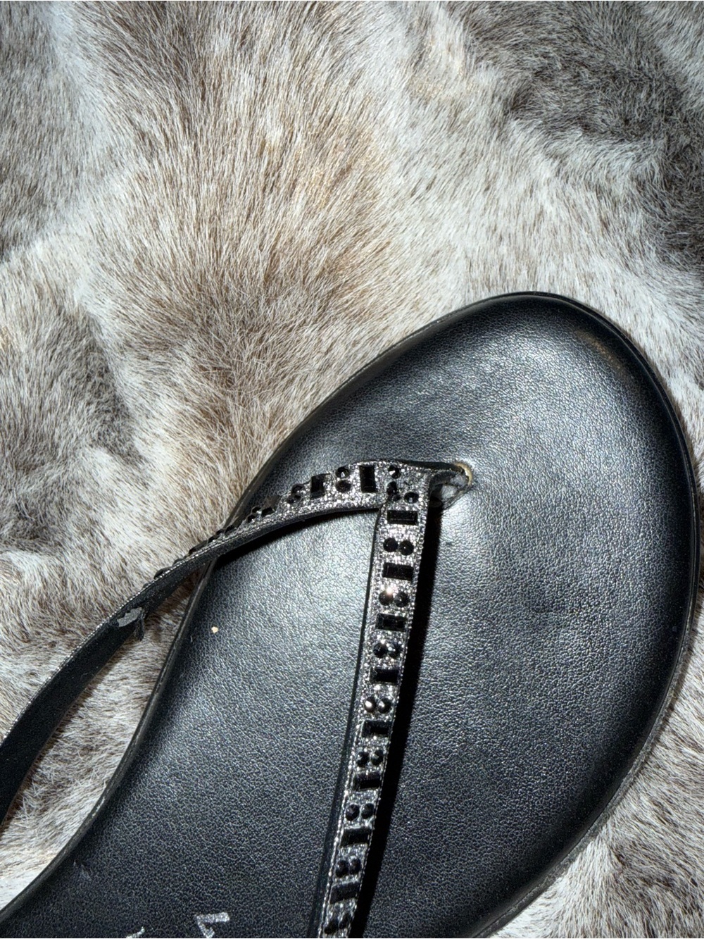 Italian Shoemakers Black Rhinestone-Trim Flip Flop Sandals - Picture 2 of 2